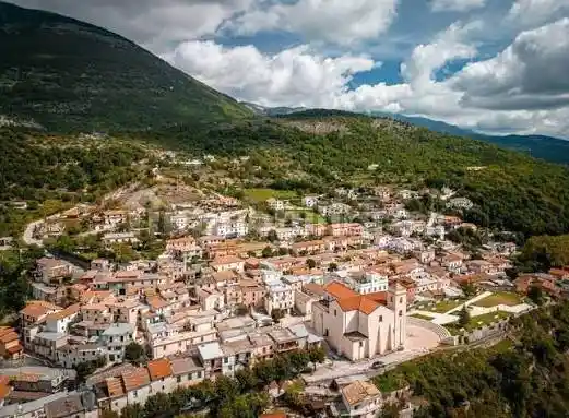 Casa indipendente in vendita a Pescosolido