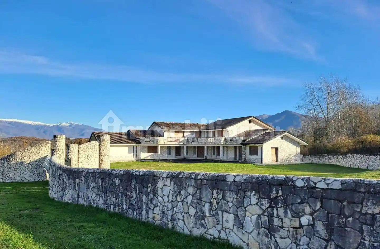 Villa in vendita a Casalvieri