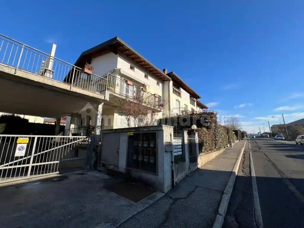 Appartamento in vendita a Sesto Calende