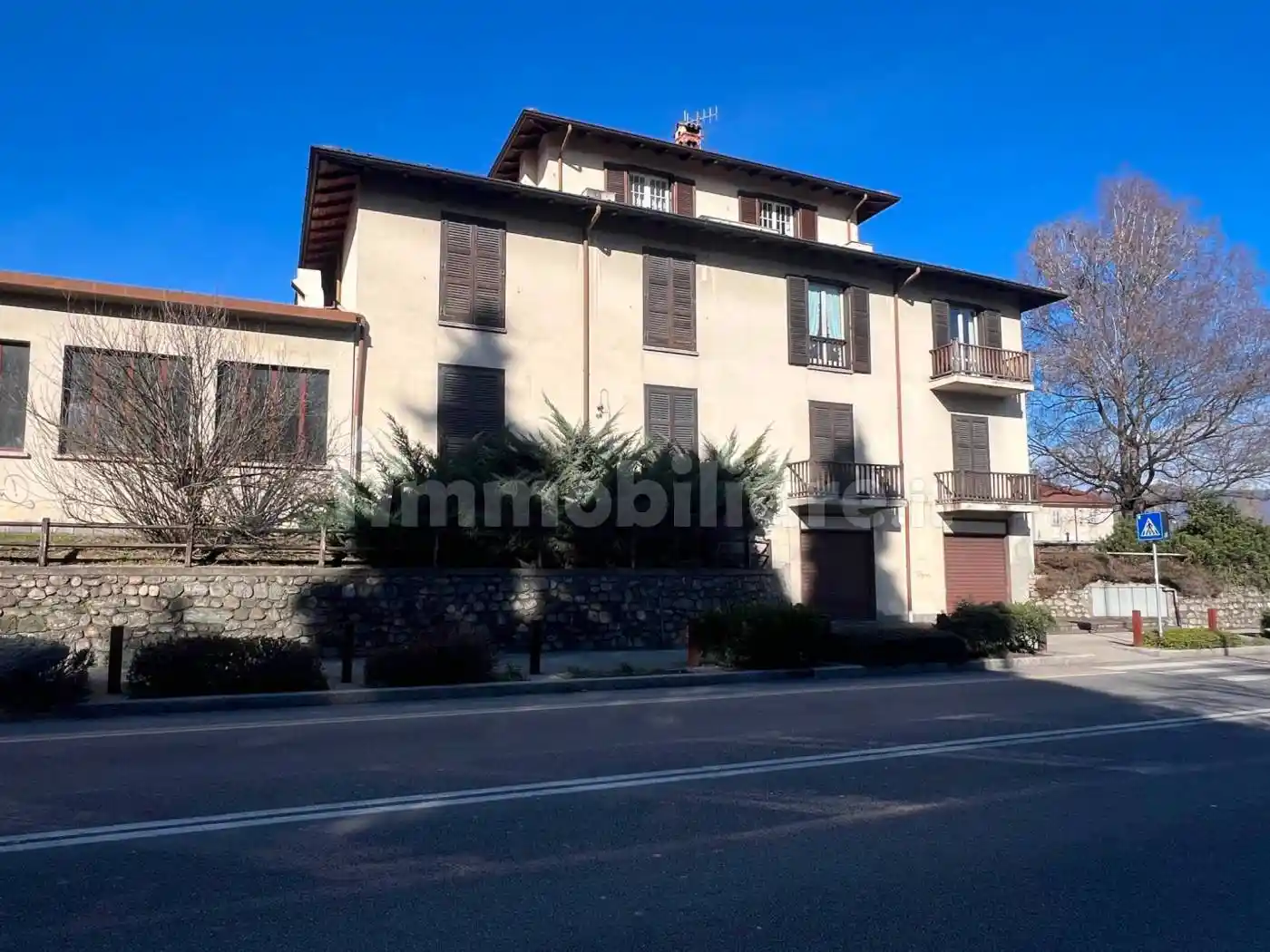 Palazzo - Edificio in vendita a Lurago d'Erba
