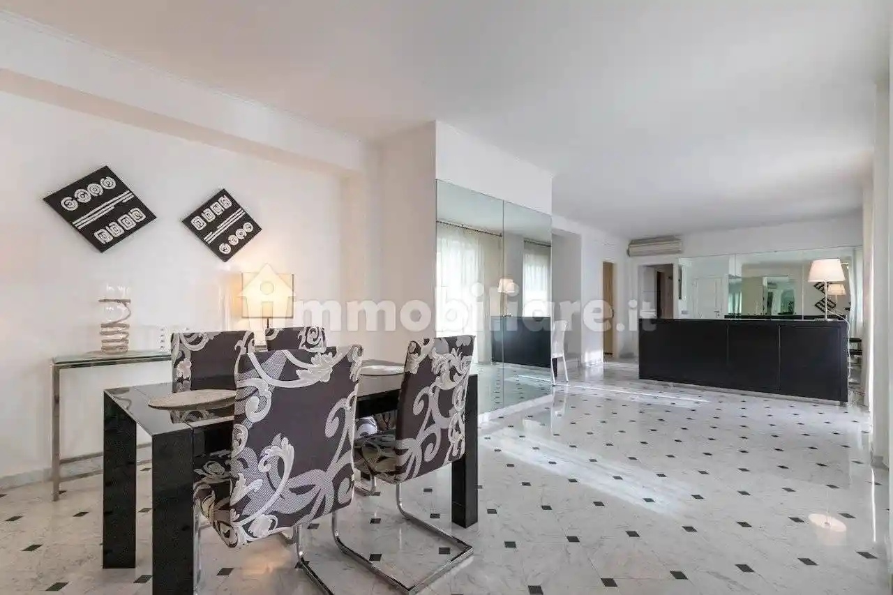 Appartamento in vendita a Viareggio