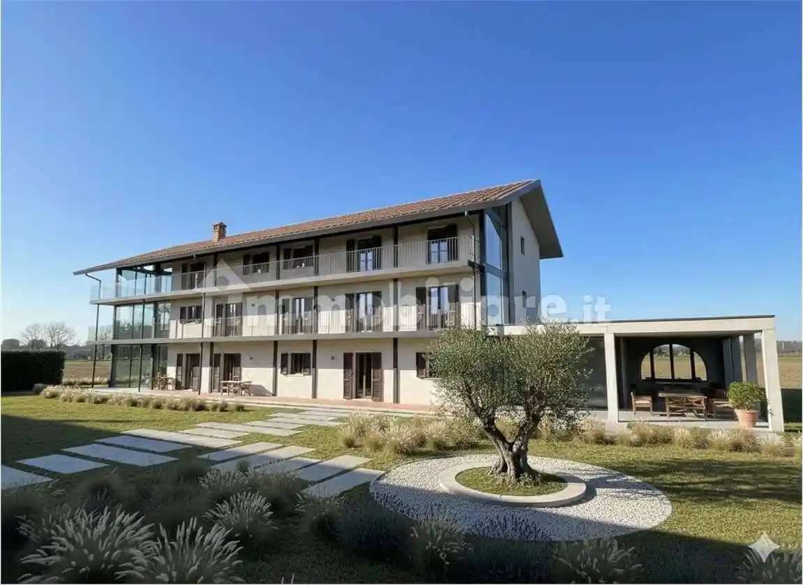 Rustico - Casale in vendita a Oleggio