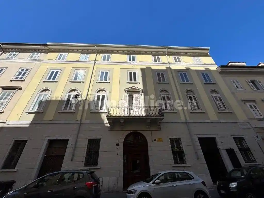 Appartamento in vendita a Trieste