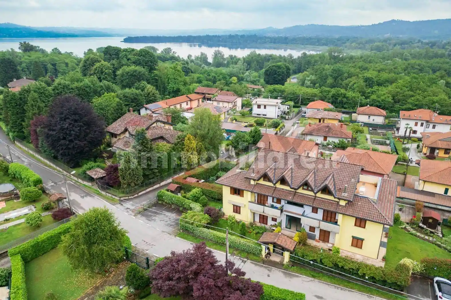 Appartamento in vendita a Biandronno