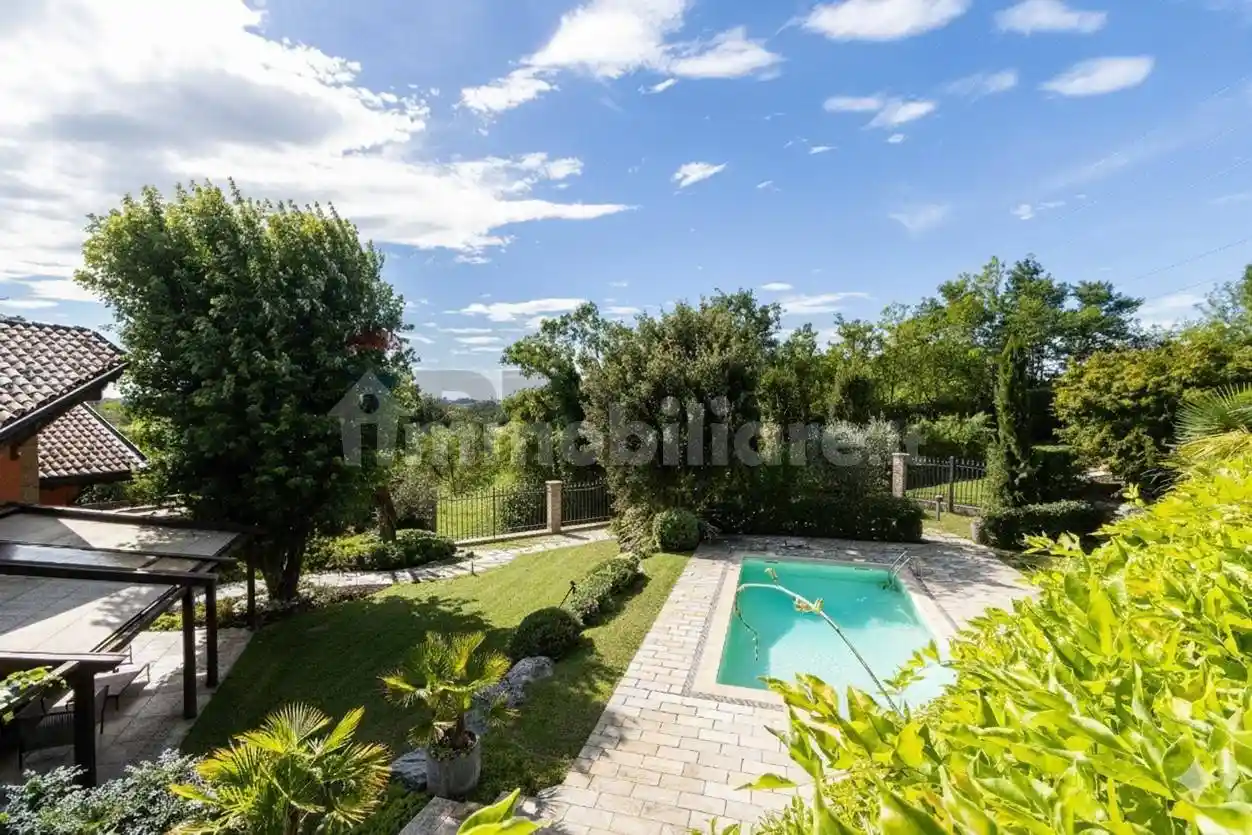 Villa in vendita a Lesmo