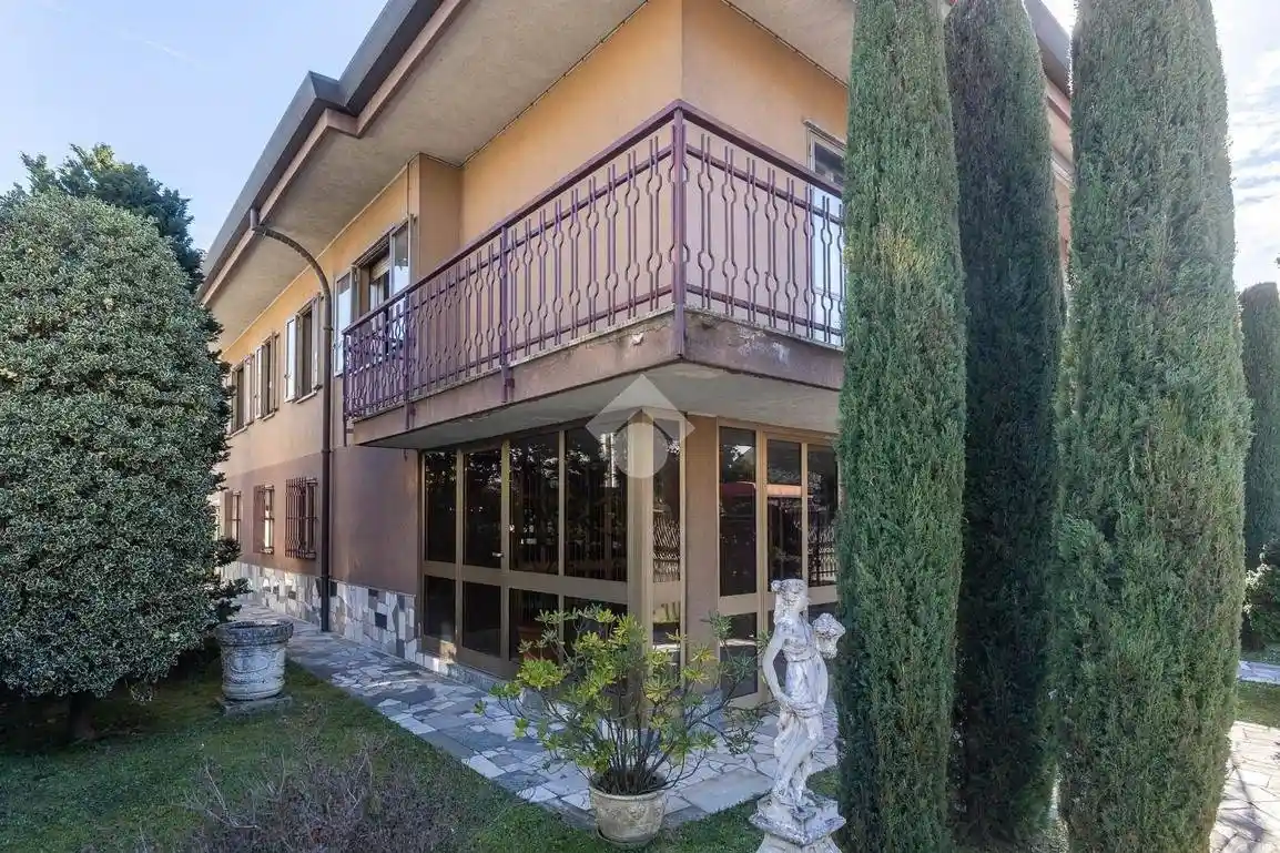Villa in vendita a Desio