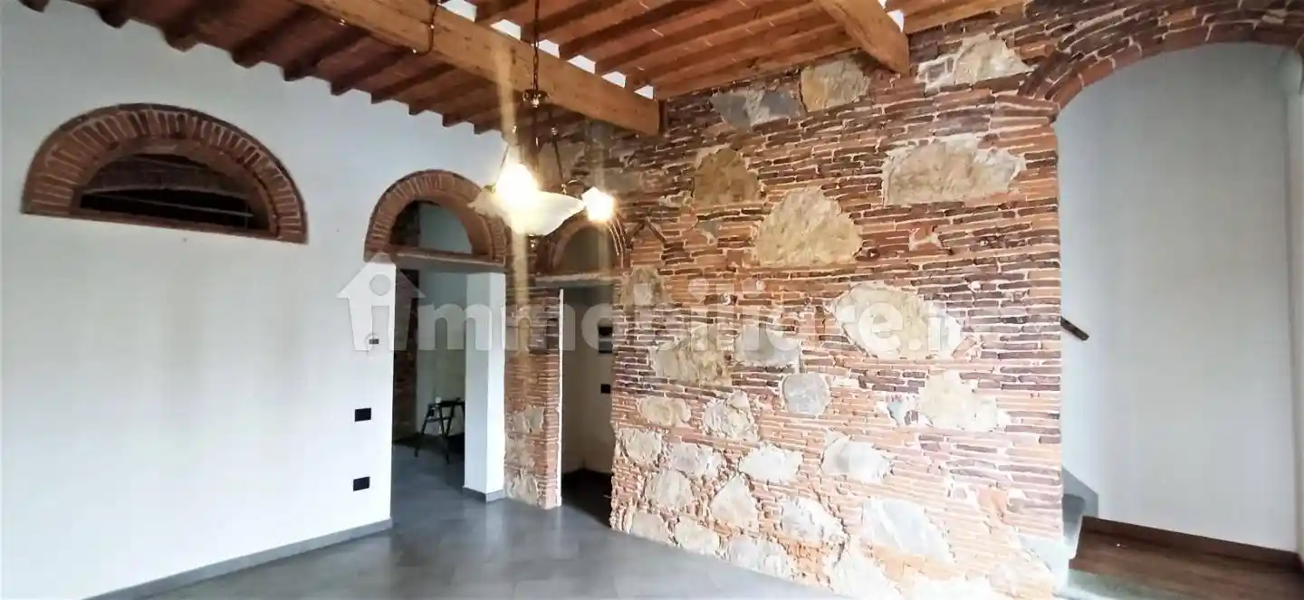 Casa indipendente in vendita a San Giuliano Terme