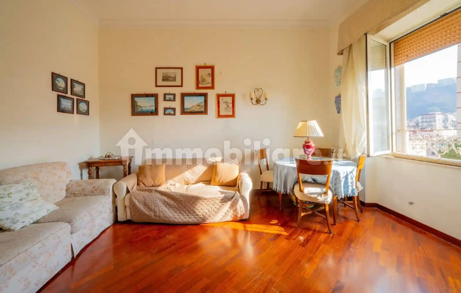 Appartamento in vendita a Napoli