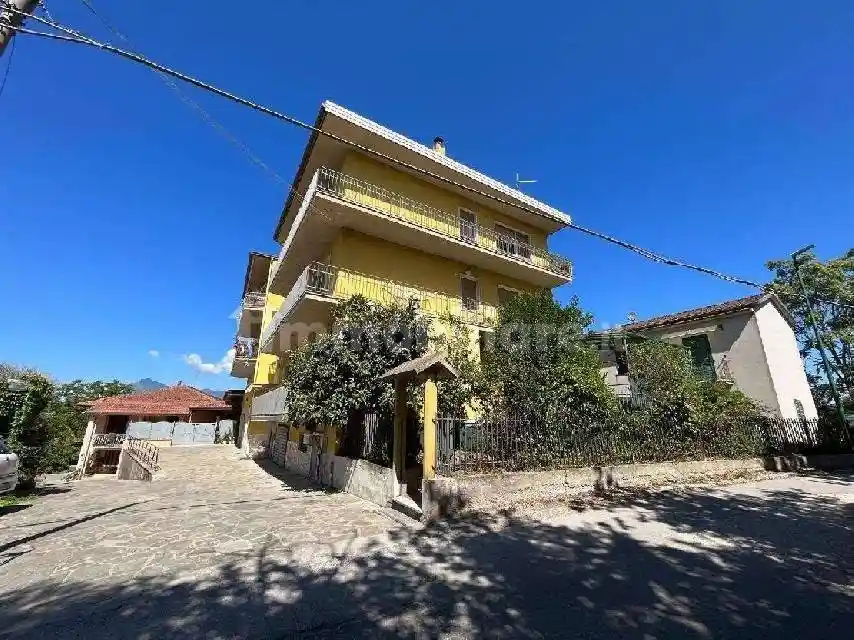 Appartamento in vendita a San Leucio del Sannio