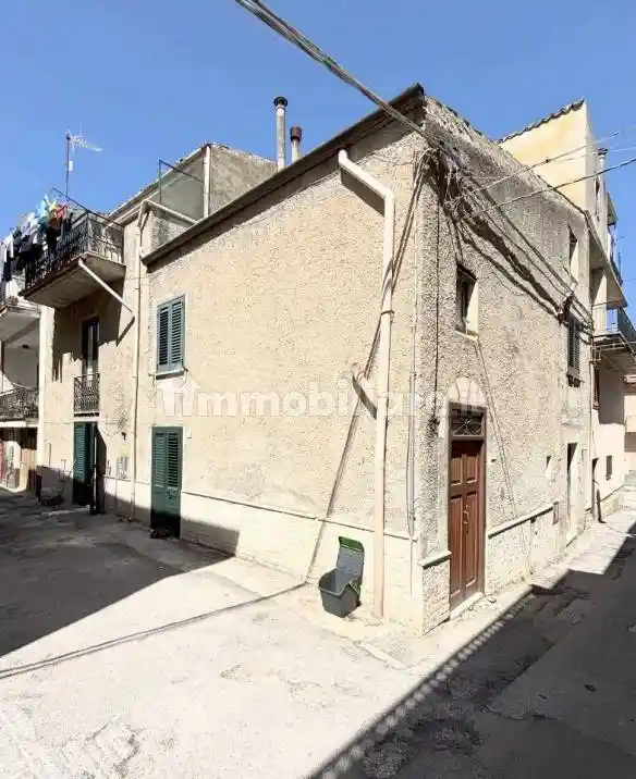 Casa indipendente in vendita a Chiusa Sclafani