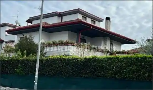 Villa in vendita a Latina