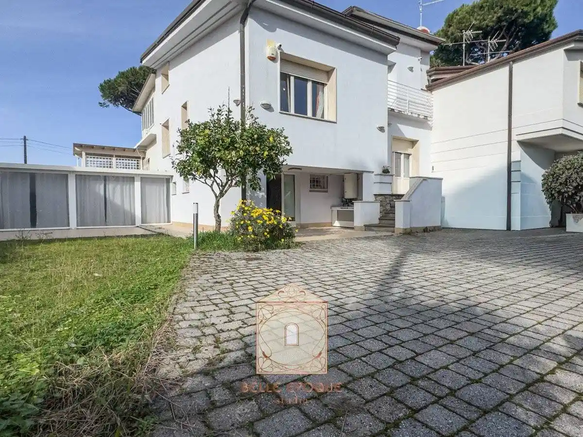 Villa in vendita a Camaiore