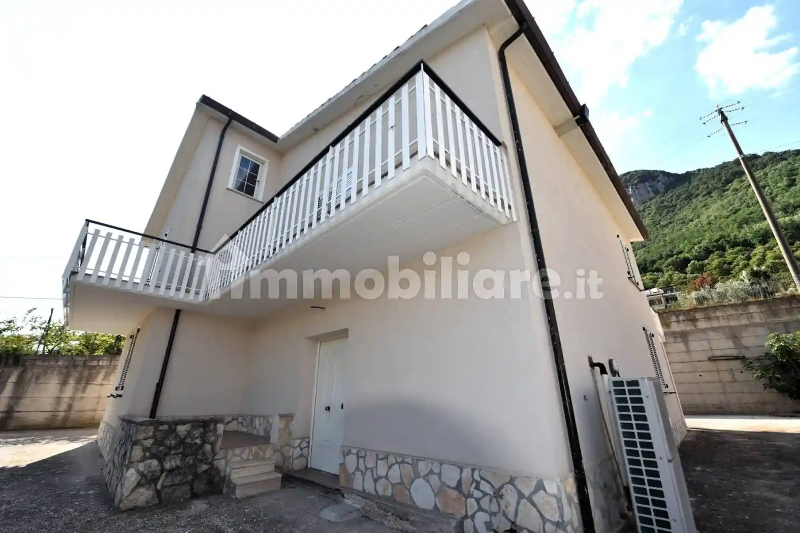 Appartamento in vendita a Contrada