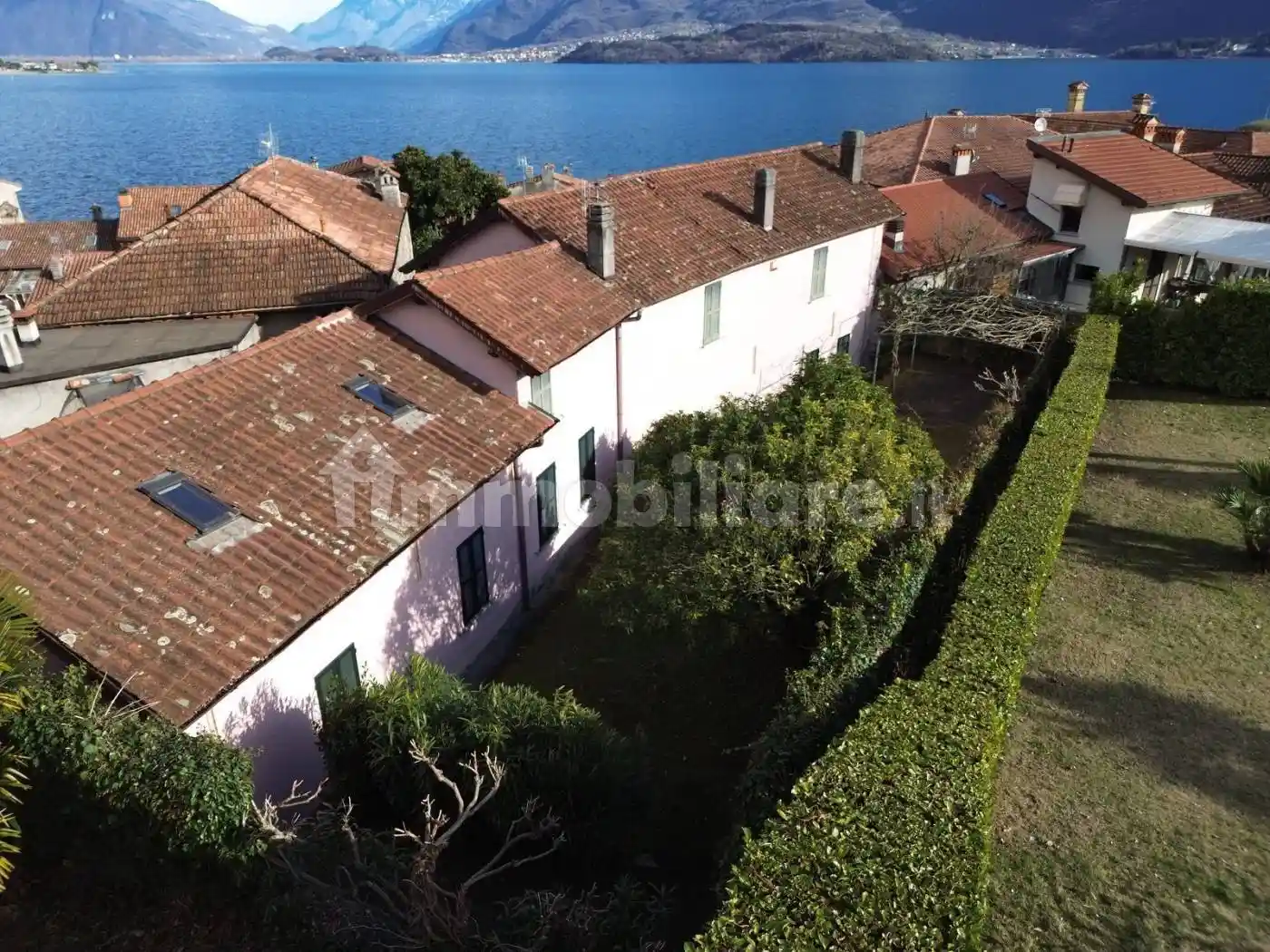 Villa in vendita a Gravedona ed Uniti