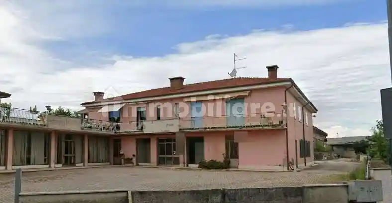 Appartamento in vendita a Urbana