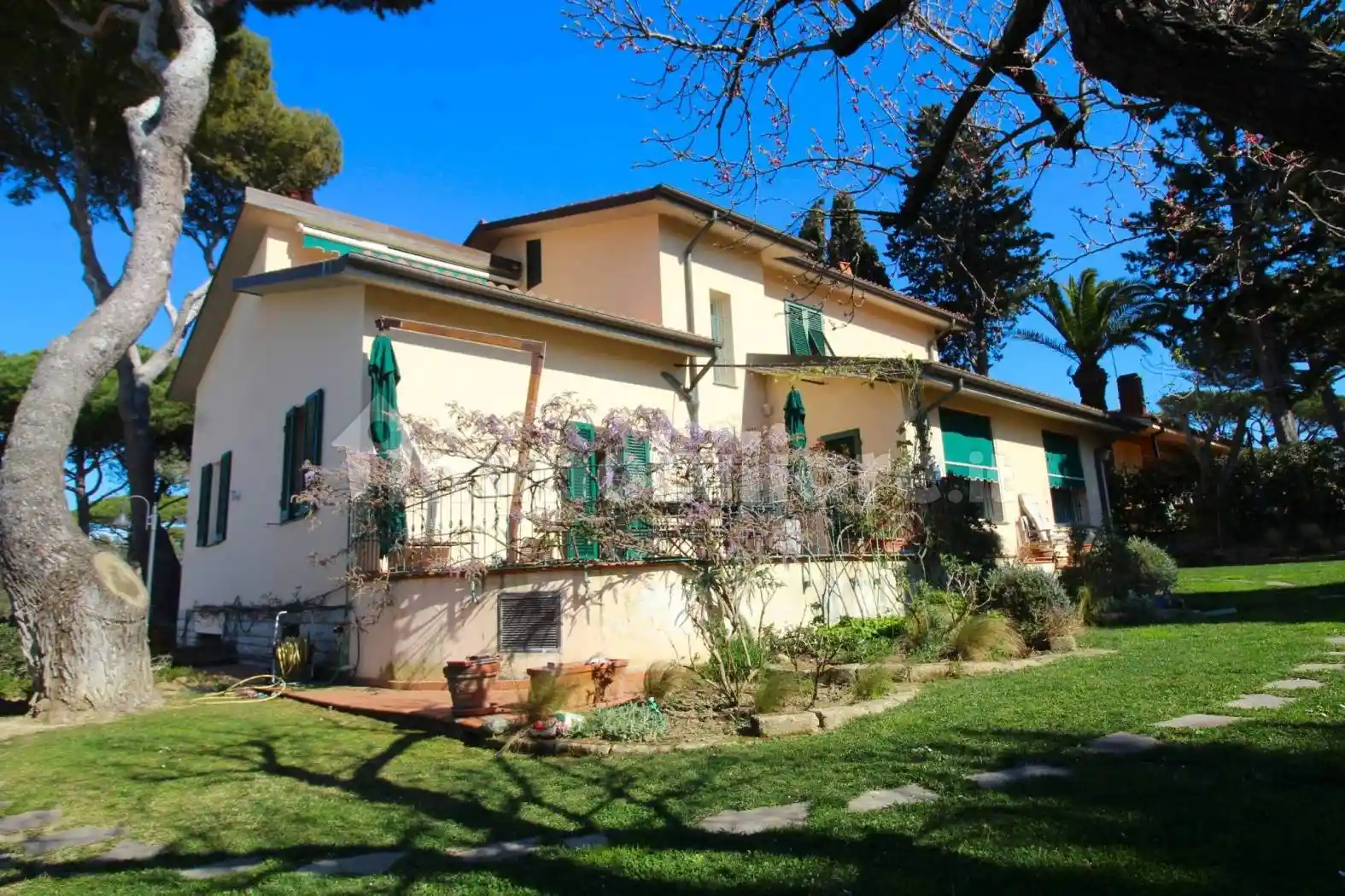 Villa in vendita a Livorno