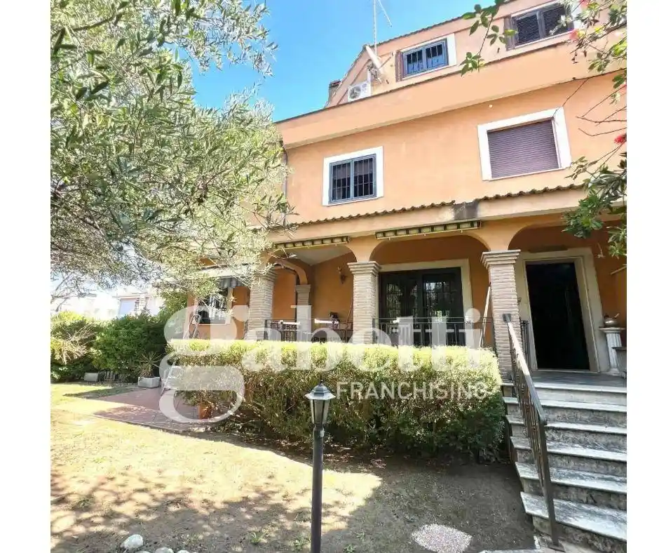 Villa in vendita a Roma