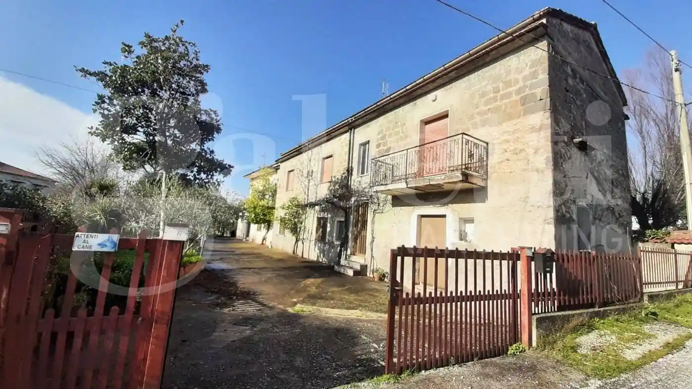 Casa indipendente in vendita a Vairano Patenora
