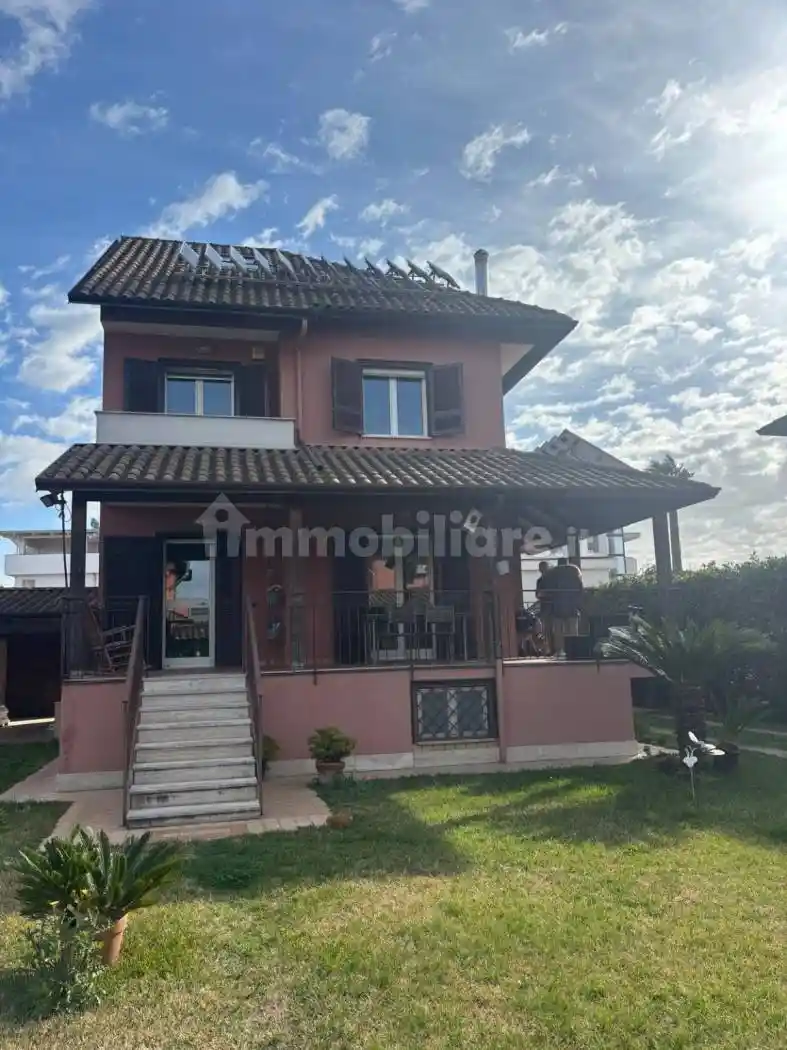 Villa in vendita a Giugliano in Campania