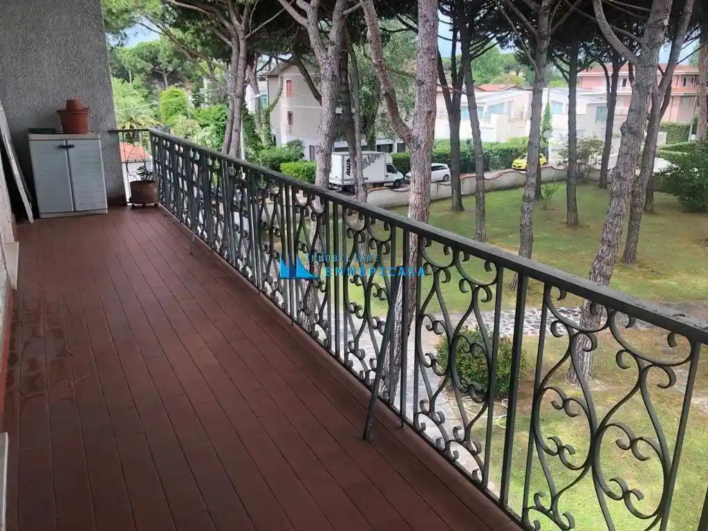 Appartamento in affitto a Montignoso