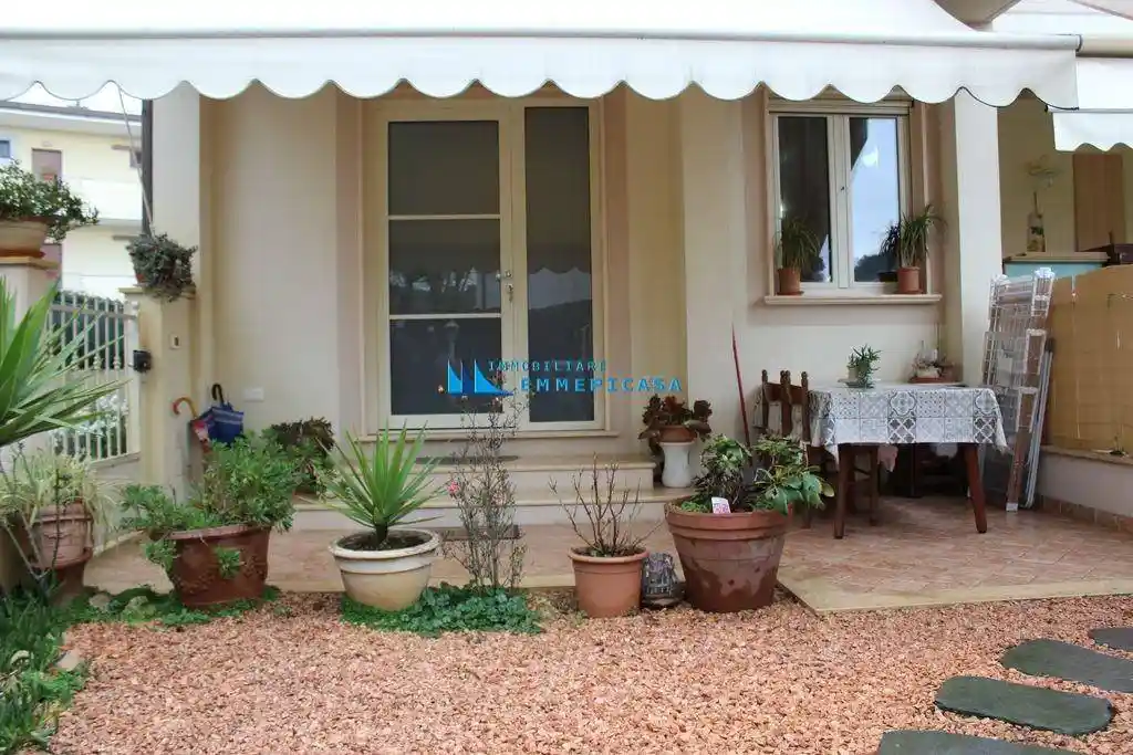 Appartamento in affitto a Montignoso