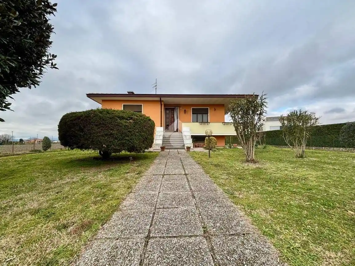 Villa in vendita a Pozzonovo