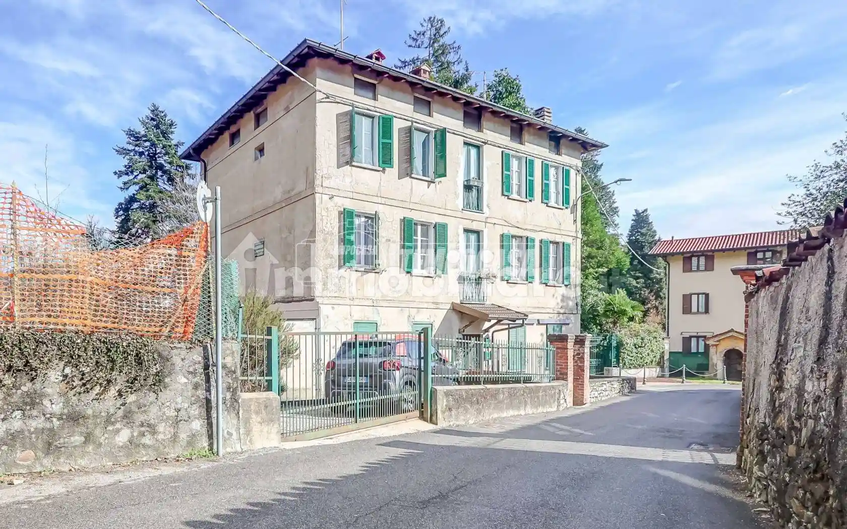 Appartamento in vendita a Cadegliano-Viconago