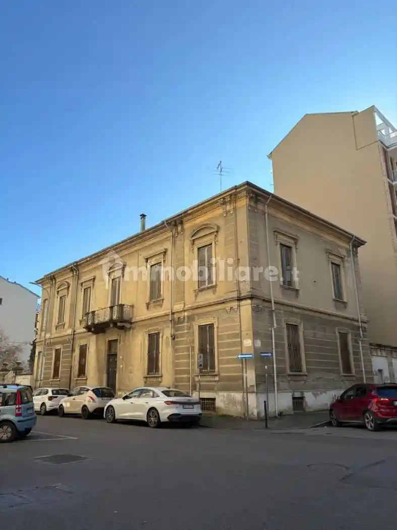 Palazzo - Edificio in vendita a Alessandria