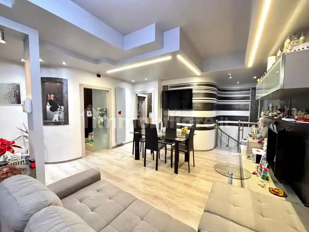 Appartamento in vendita a Bucine