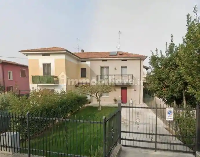 Villa in vendita a Palazzolo sull'Oglio