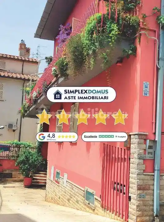 Appartamento in vendita a Canino