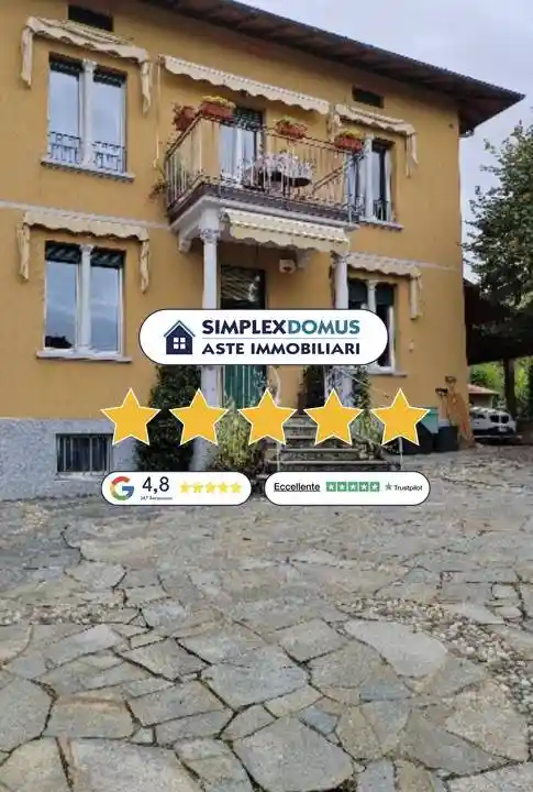 Villa in vendita a Gavirate