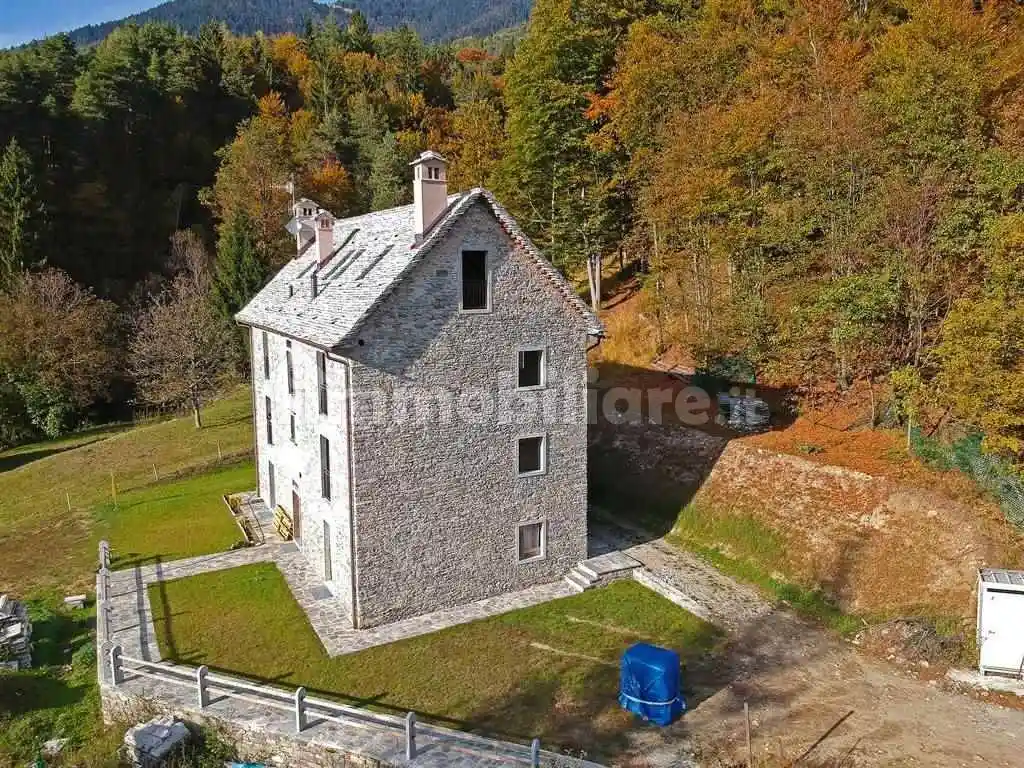 Appartamento in vendita a Craveggia