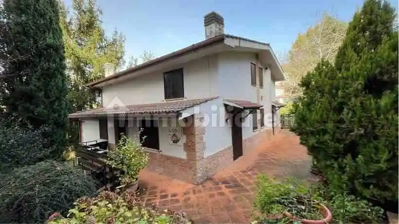 Appartamento in vendita a Jenne