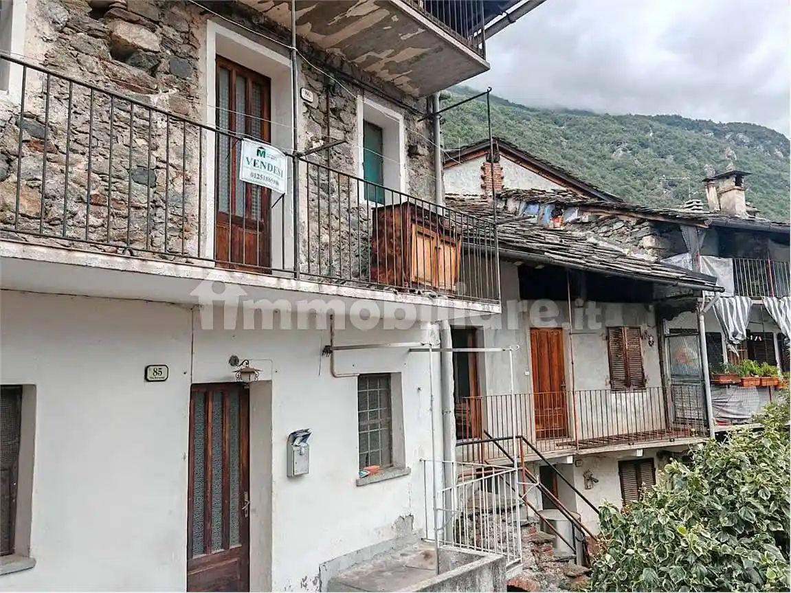 Casa indipendente in vendita a Donnas