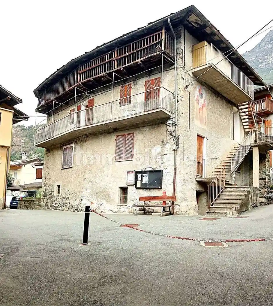 Casa indipendente in vendita a Donnas