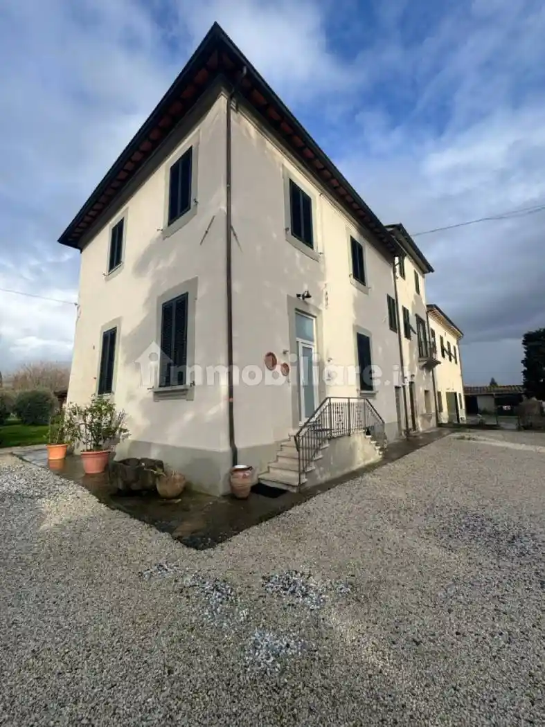 Rustico - Casale in vendita a Lucca