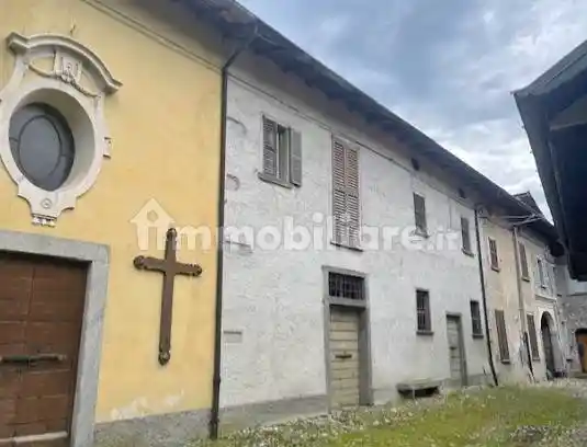 Casa indipendente in vendita a Cuvio