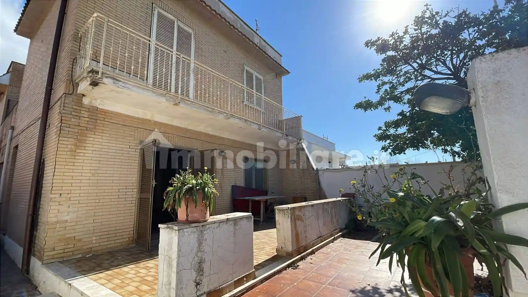 Palazzo - Edificio in vendita a Fiumicino