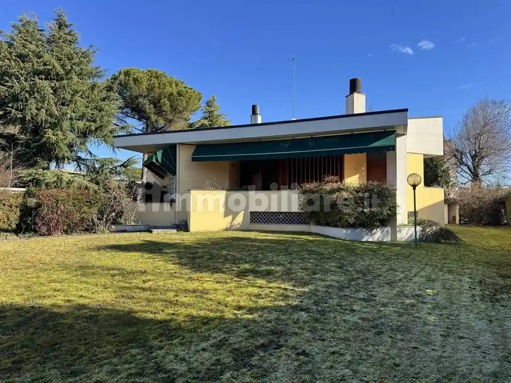 Villa in vendita a Pordenone