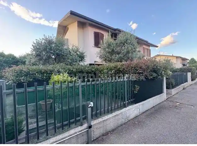 Appartamento in vendita a Robbiate