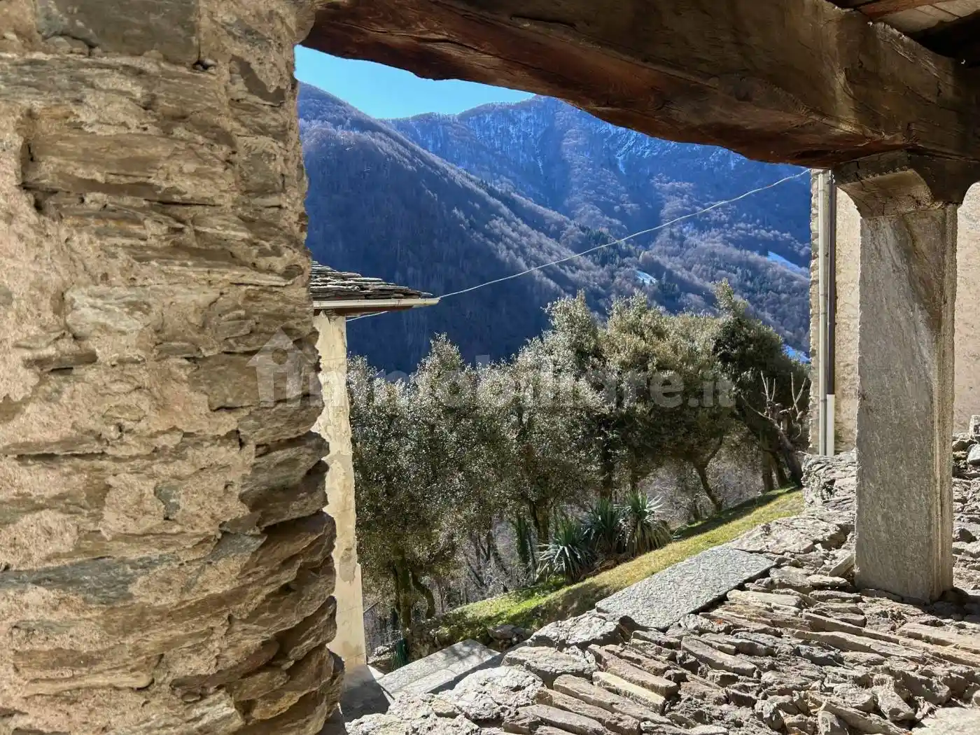 Casa indipendente in vendita a Rossa