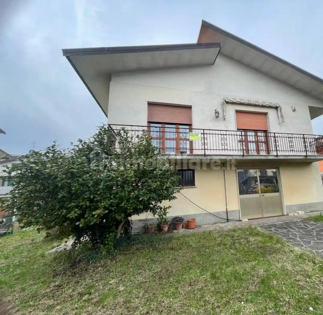 Villa in vendita a Uzzano