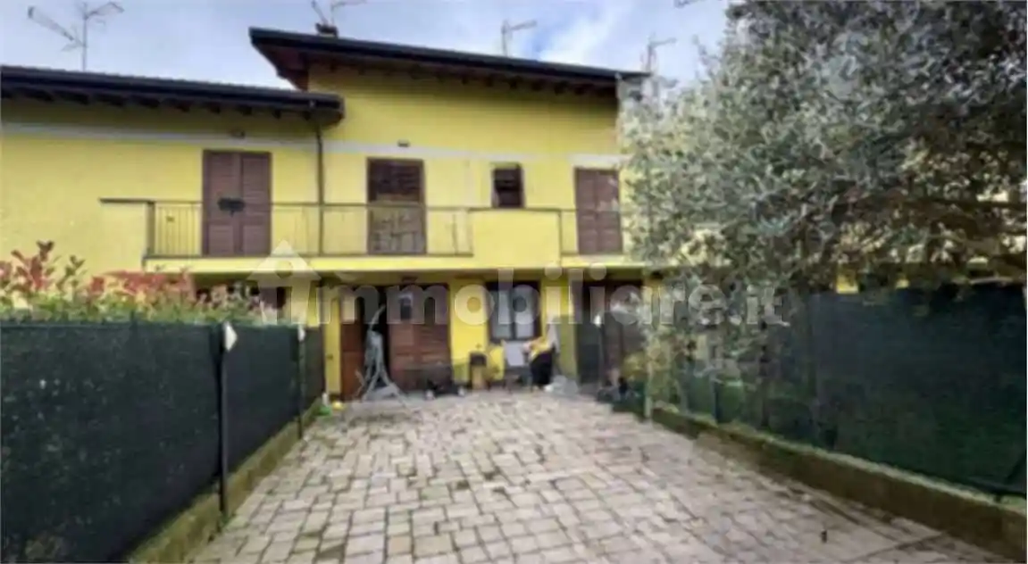 Casa indipendente in vendita a Jerago con Orago
