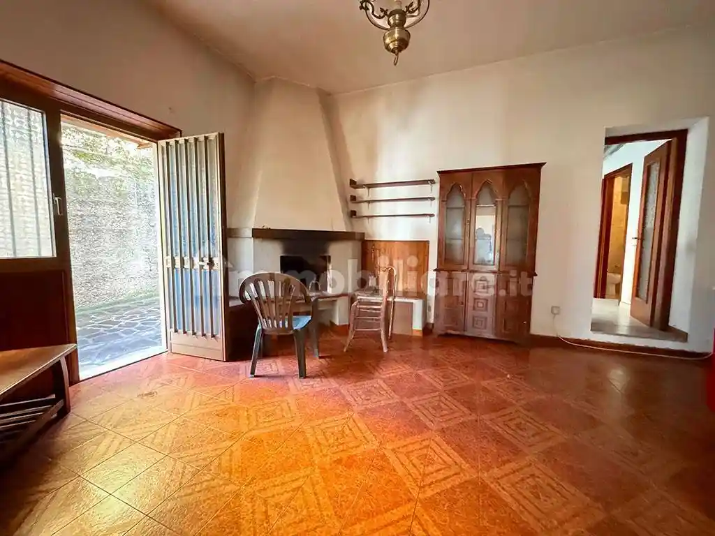 Casa indipendente in vendita a Prato