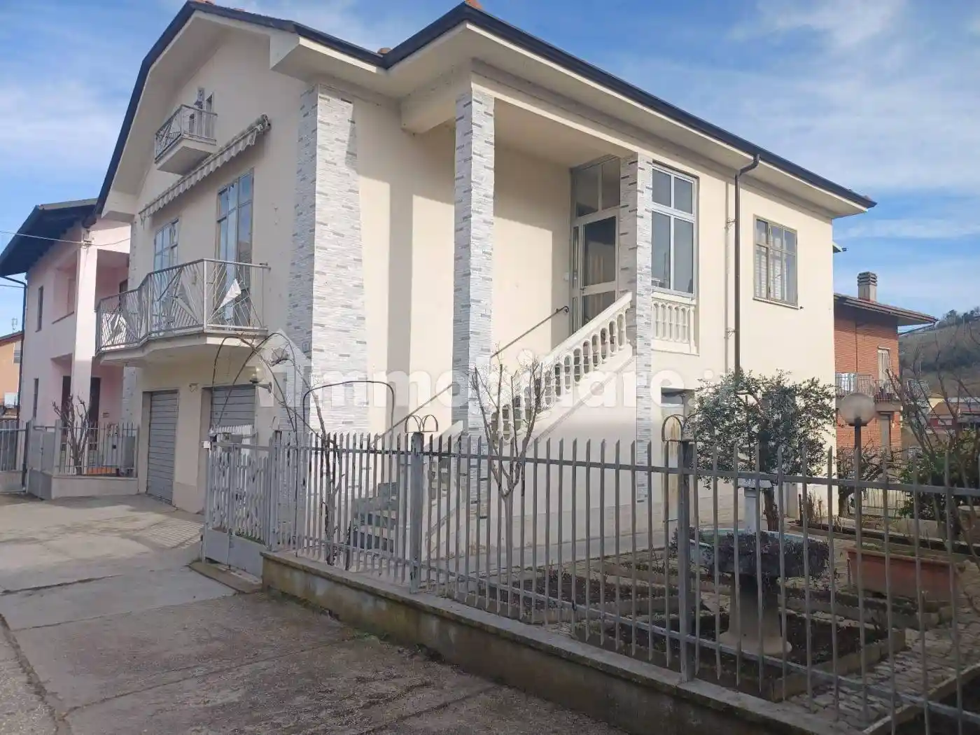 Villa in vendita a Alba