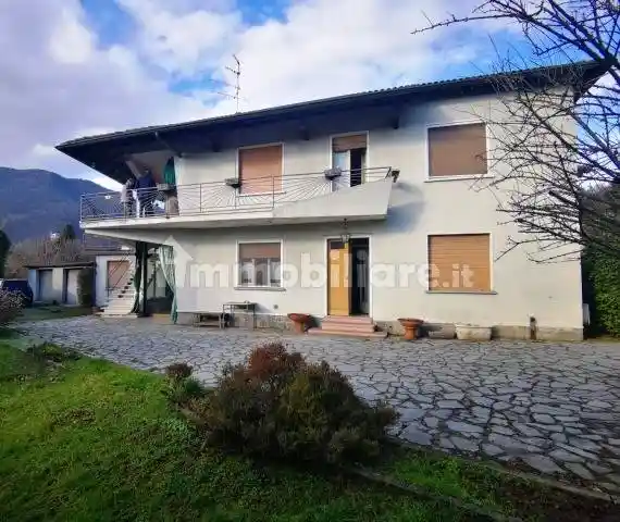 Villa in vendita a Casnigo