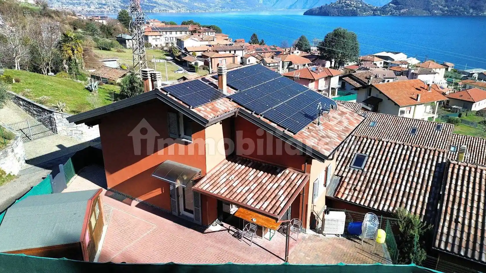 Appartamento in vendita a Pianello del Lario