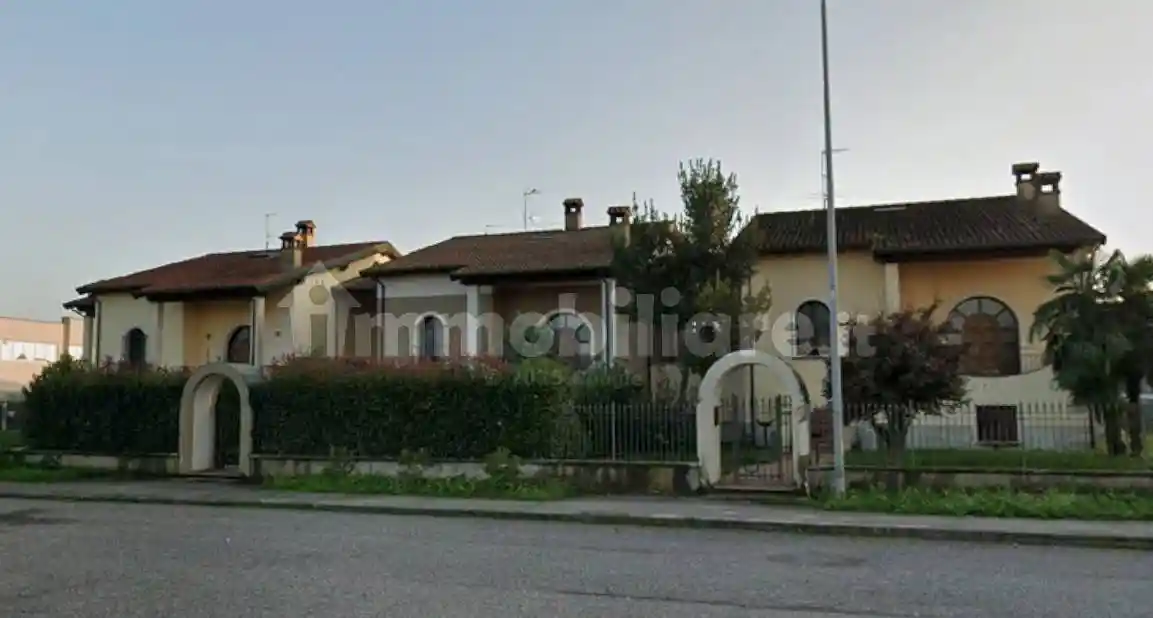 Villetta a schiera in vendita a Borgo San Giacomo