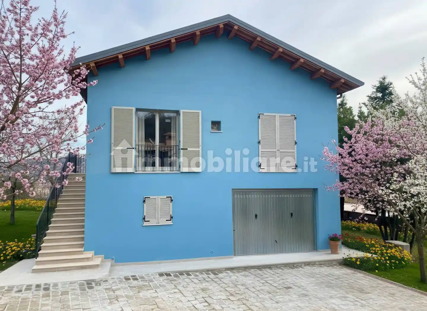 Casa indipendente in vendita a Tolentino